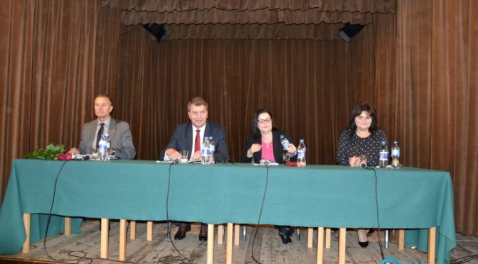 Wczoraj Fakty Oświęcim przeprowadziły pierwszą debatę prezydencką w Oświęcimiu. Wzięło w niej udział czworo kandydatów na urząd sternika miasta.