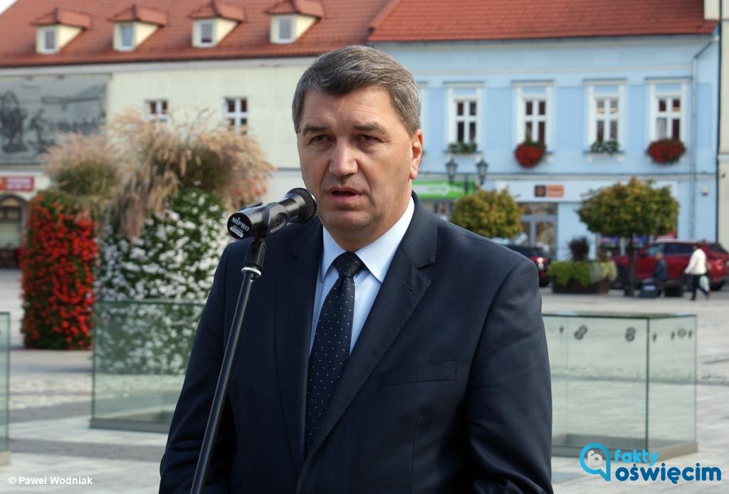 Z informacji z kilku obwodowych komisji wyborczych w Oświęcimiu wynika, że Janusz Chwierut wygrał wybory prezydenckie w mieście nad Sołą.