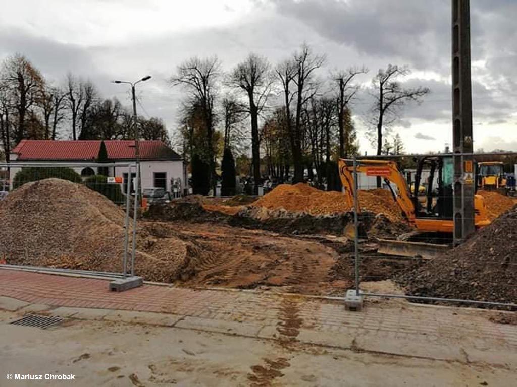 Większości samorządów zależało, by informacja o zmianie organizacji ruchu przy cmentarzach dotarła do jak największej liczby osób. Jednak nie wszystkim.