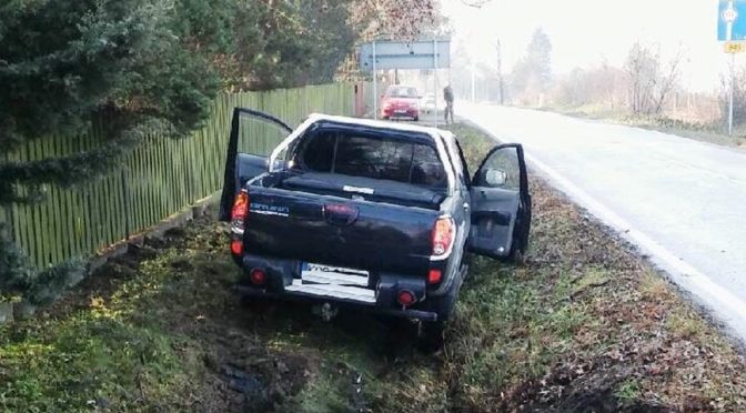 Po pościgu samochodowym i pieszym zatorscy policjanci zatrzymali „niezłego ptaszka”. Oszust ma sporo na sumieniu, choć liczy sobie dopiero 22 lata.