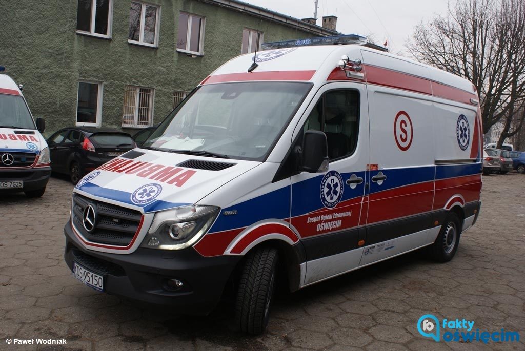 Czeka na pełne wyposażenie i niebawem wyjedzie na ulice powiatu. Nowa karetka typu „S” trafiła do pogotowia ratunkowego w Oświęcimiu.