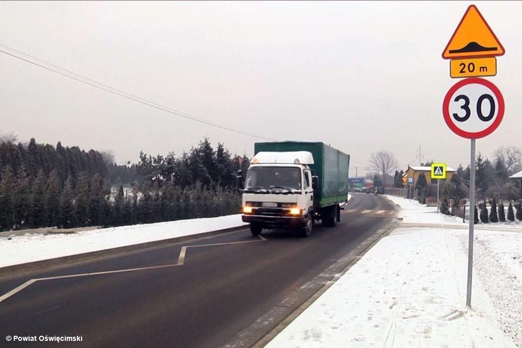 Po trzech miesiącach prac modernizacyjnych ulica Spacerowa w Babicach znowu jest przejezdna. Inwestycja obejmowała 638 metrów i kosztowała 2,8 mln zł.