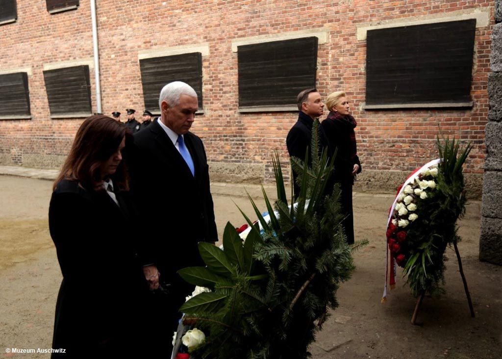 Prezydent Polski i wiceprezydent Stanów Zjednoczonych z małżonkami spędzili dzisiaj prawie trzy godziny w Miejscu Pamięci Auschwitz-Birkenau.