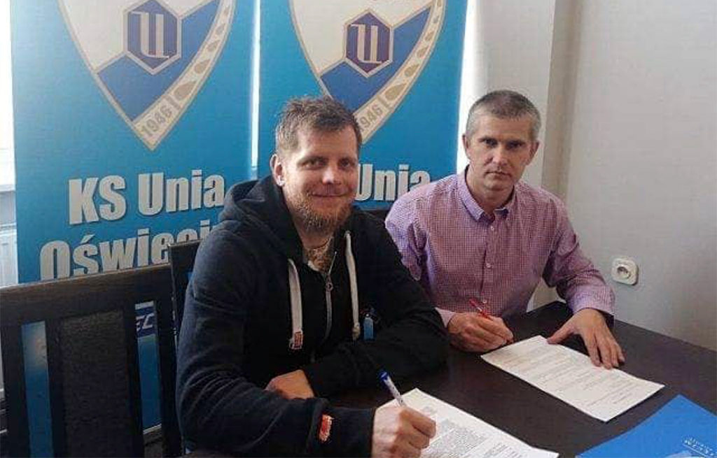 Peter Tabaček zostaje w KS Unia Oświęcim. Potwierdził to Paweł Kram, prezes Oświęcimskiego Sportu S.A.. Dzisiaj hokeista podpisał roczny kontrakt.
