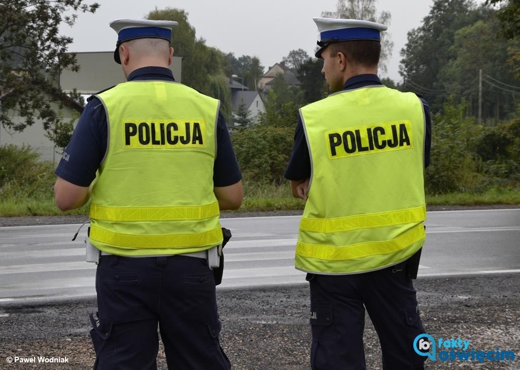 Ponad promil alkoholu miał w organizmie 41-latek, jadący samochodem. Prawdopodobnie wydawało mu się, że jak pojedzie boczną drogą, to nie wpadnie.