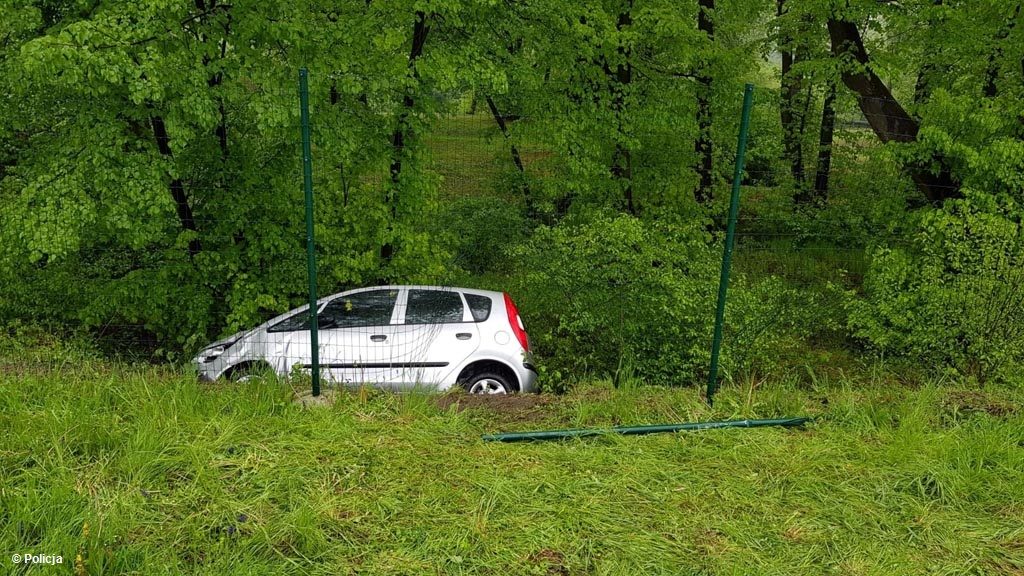 Do groźnie wyglądającego zdarzenia drogowego doszło dzisiaj na ulicy Legionów w Oświęcimiu. Sprawcą był kierowca, który wymusił pierwszeństwo przejazdu.