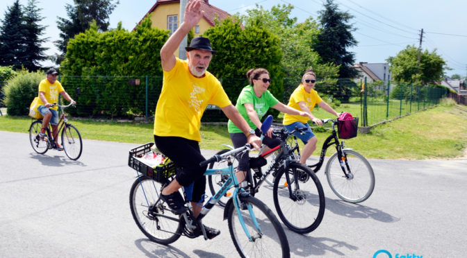 24 km równin, górek i pagórków Osieka przebyli dzisiaj po południu, pod patronatem Faktów Oświęcim, uczestnicy osieckiego 14. Rodzinnego Rajdu Roweroweg