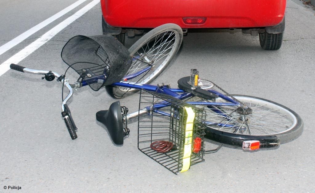 30-letni kierowca potrącił rowerzystkę. Kolejny przekroczył prędkość, jednak okazało się, że sąd dwukrotnie zakazał mu prowadzenia samochodów.