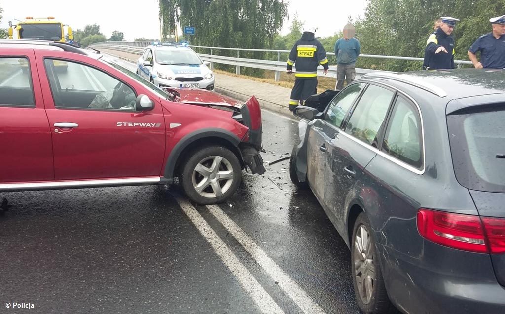 Do dwóch zdarzeń drogowych doszło w sobotni ranek o tej samej godzinie na drogach powiatu oświęcimskiego. Przyczyną była prawdopodobnie nadmierna prędkość.