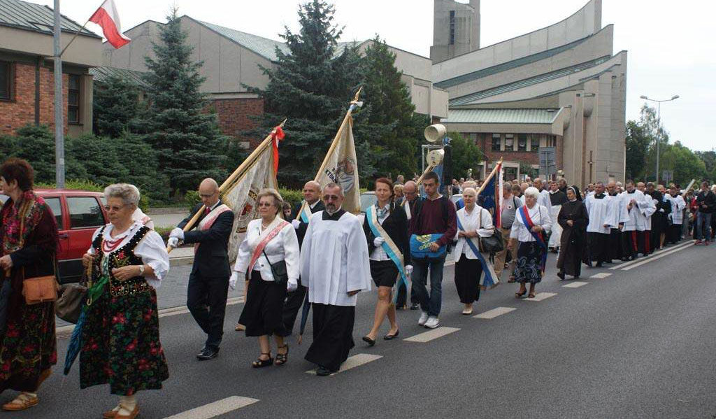 W środę 14 sierpnia ulicami Oświęcimia i Harmęż przejdą dwie procesje, które upamiętnią 78. rocznicę męczeńskiej śmierci św. Maksymiliana Marii  Kolbego.