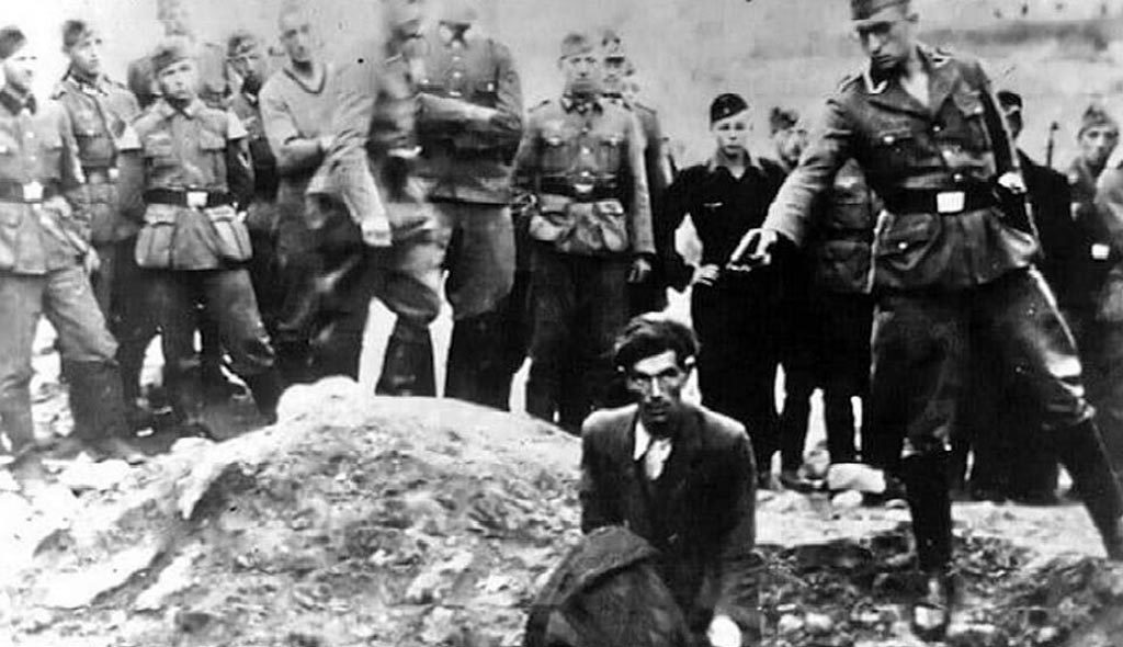 W serwisie aukcyjnym Amazon można było kupić odzież ze zdjęciem rozstrzeliwanego Żyda. W tej sprawie interweniowało Państwowe Muzeum Auschwitz-Birkenau.