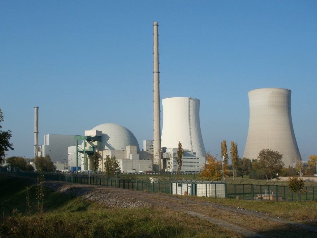 Mieszkańców Oświęcimia obiegła informacja, że w mieście lub jego najbliższym sąsiedztwie na zamówienie grupy Synthos mogłaby powstać elektrownia jądrowa.
