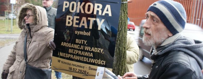 Happening KOD w rocznicę wypadku Beaty Szydło – FILM, FOTO