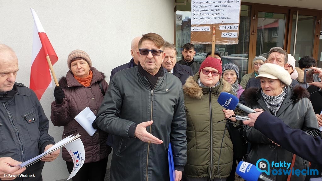 Ryszard Majdzik, samorządowiec PiS ze Skawiny, złożył w prokuraturze zawiadomienie o popełnieniu przestępstwa podczas happeningu KOD.