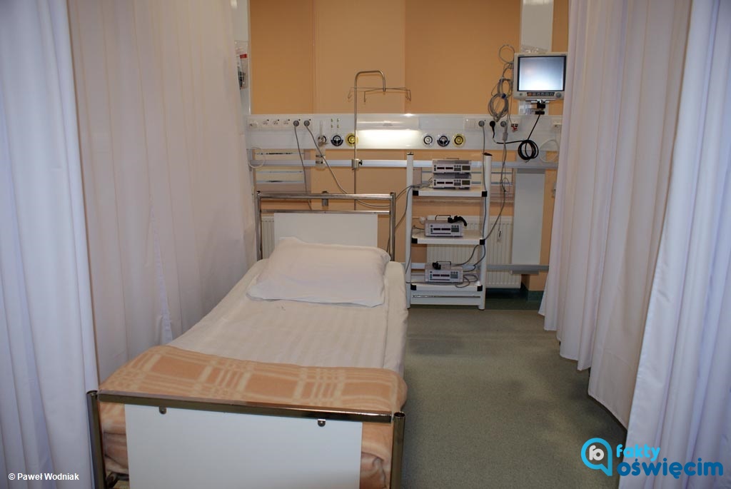 Trzy osoby z personelu medycznego Szpitala Powiatowego w Oświęcimiu mają pozytywny wynik zakażenia COVID-19. Dyrekcja zamknęła SOR do odwołania.