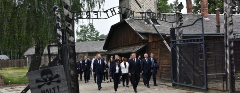 80. rocznica pierwszego transportu Polaków do Auschwitz – FILM, FOTO