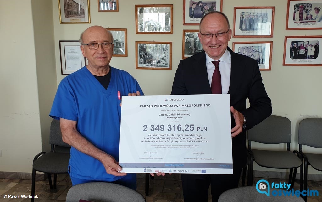 Dzisiaj w Oświęcimiu samorząd województwa małopolskiego przekazał symboliczne czeki na dofinansowanie czterech szpitali w Małopolsce Zachodniej.