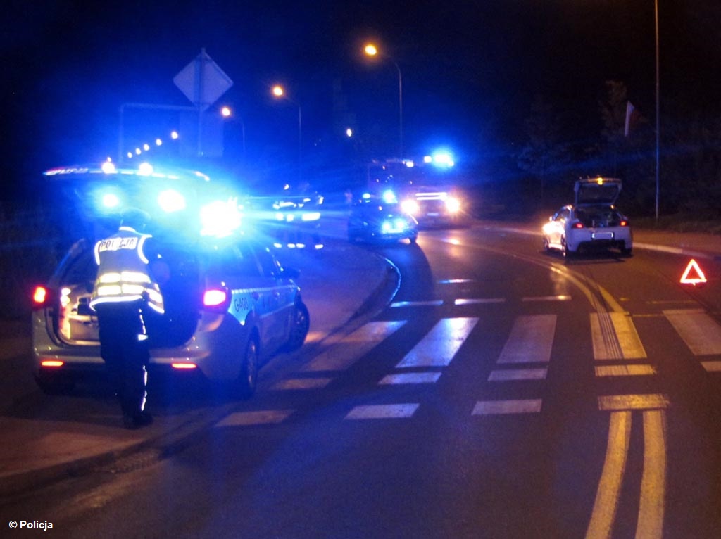 Na rowerach, skuterach i samochodami. Piją i jeżdżą. Policjanci wyeliminowali z ruchu drogowego kolejnych kierujących, którzy byli pod wpływem alkoholu.