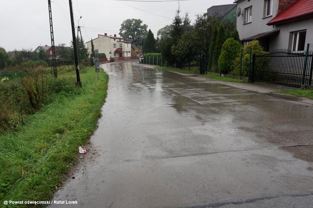 Samorządy powiatowy i gminny wspólnie zbudują chodnik w Babicach. Bezpieczny trakt dla pieszych powstanie na odcinku ulicy Grunwaldzkiej.