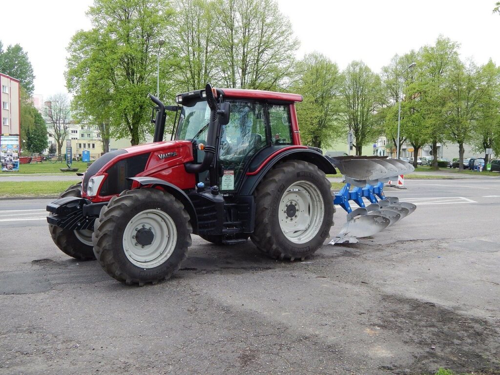 Rolnicy i hodowcy z powiatu oświęcimskiego postanowili wyjechać na drogi. Strajkują w ten sposób przeciw tzw. Piątce Kaczyńskiego.