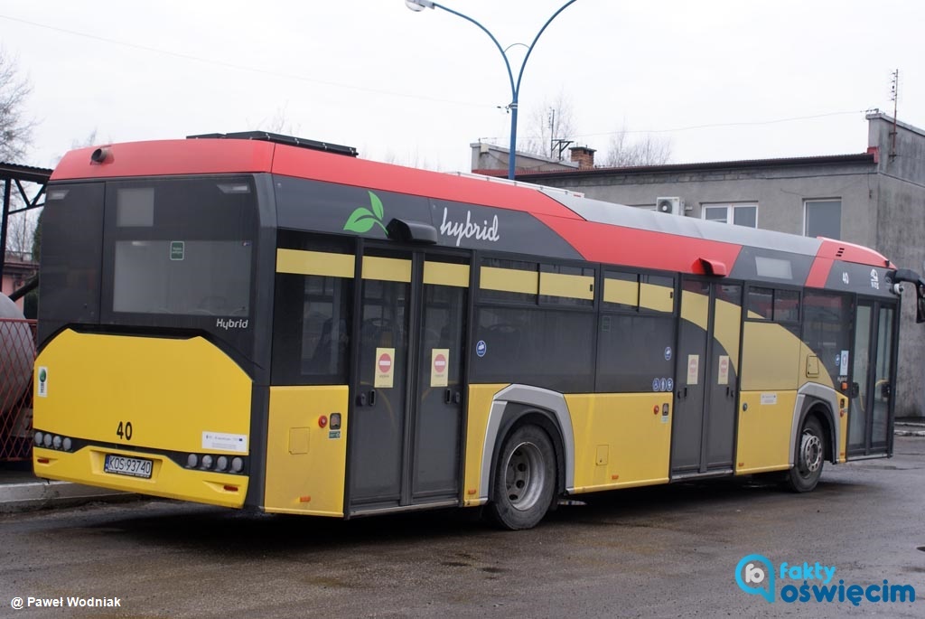Miejski Zakład Komunikacji w Oświęcimiu ograniczył w dni robocze liczbę kursów autobusów na liniach 22 i 32 do Gromca i Chełmka. Zmiany wprowadził dzisiaj.