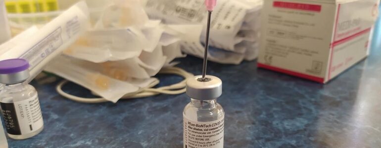 Szczepienia przeciw SARS-CoV-2 w oświęcimskim szpitalu – FOTO