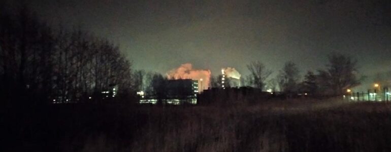 Wybuch w Oświęcimiu. Ogień i dym nad firmą Synthos – FILMY, FOTO