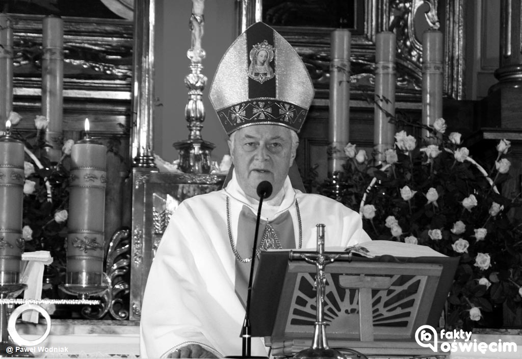 Dzisiaj rano w Domu Księży Emerytów w Zielonej Górze odszedł ksiądz Adam Dyczkowski, urodzony w Kętach biskup senior diecezji zielonogórsko-gorzowskiej.