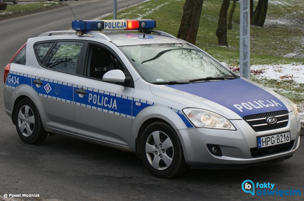 Do dwóch wypadków doszło w gminie Brzeszcze. Do Szpitala Powiatowego w Oświęcimiu trafiły dwie osoby. Policjanci ponawiają apele o ostrożność na drogach.