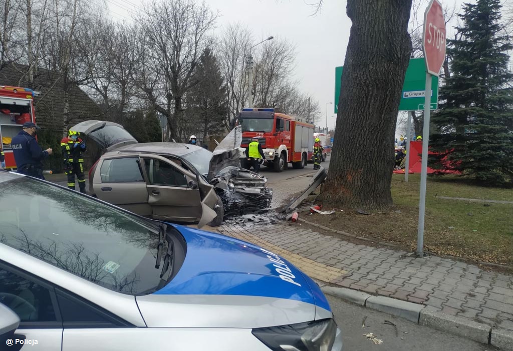 Dzisiaj przed godziną 10 w Kętach doszło do poważnego wypadku drogowego. Na miejscu lądował śmigłowiec lotniczego pogotowia ratunkowego.
