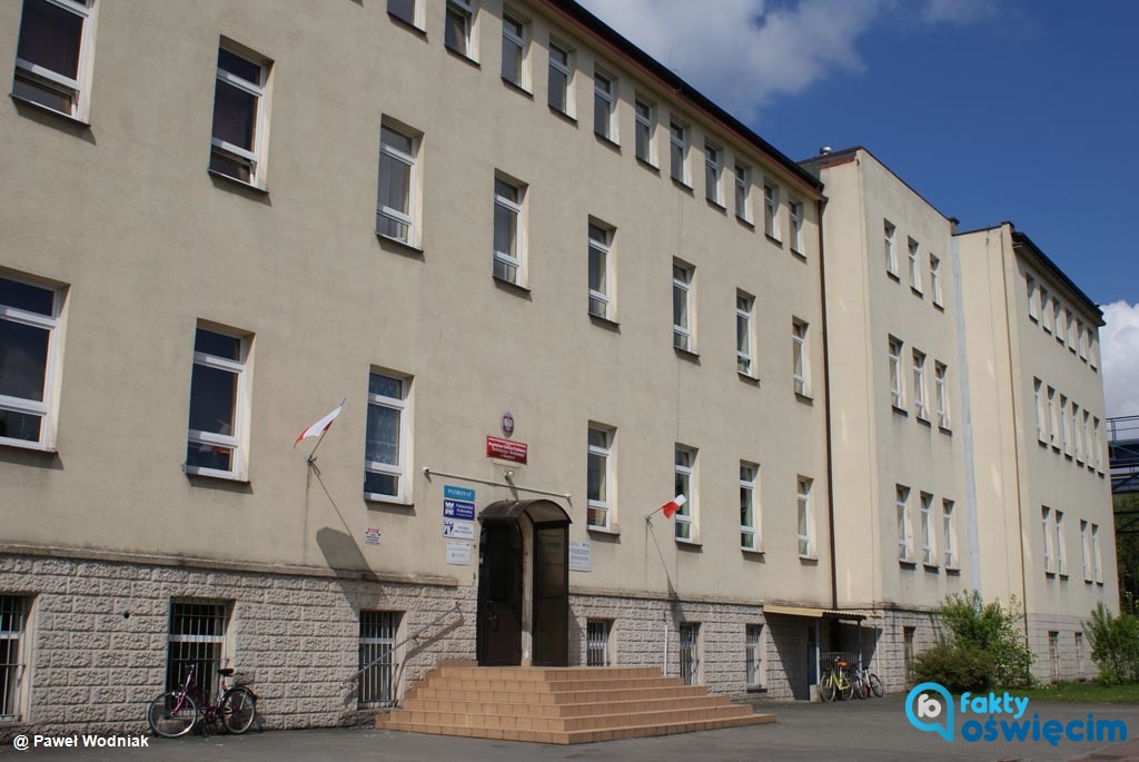 Budynek Powiatowego Centrum Kształcenia Technicznego i Branżowego w Oświęcimiu doczekał się termomodernizacji. Koszt zadania wyniesie niecałe dwa miliony.