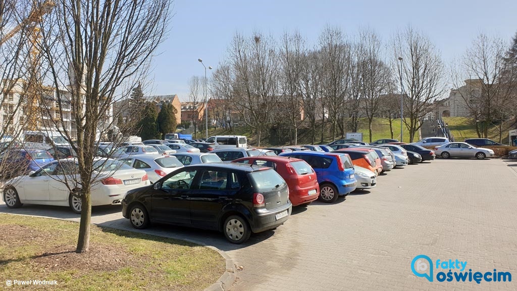 Park and ride w Oświęcimiu pozostanie tam, gdzie stoi. Natomiast na Bulwarach nie powstanie parking wielopoziomowy.