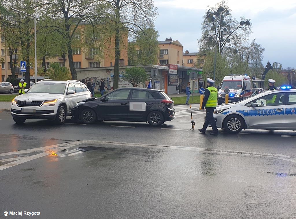 Prawie 2,5 promila alkoholu w wydychanym powietrzu miała kobieta, podejrzana o spowodowanie kolizji drogowej. 36-latka uciekła z miejsca zdarzenia.