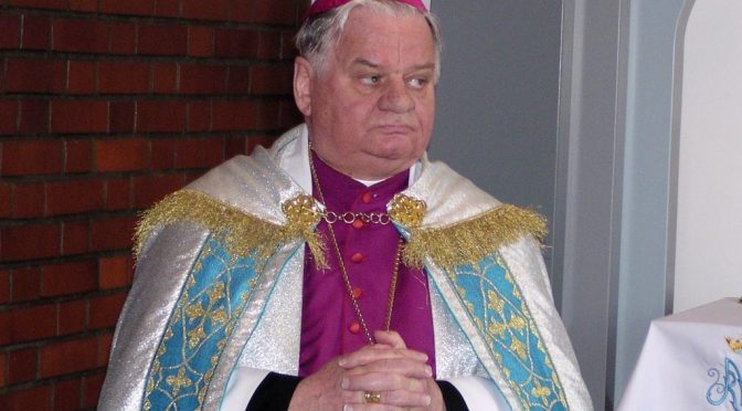 Watykan podjął decyzję wobec Tadeusza Rakoczego, biskupa seniora diecezji bielsko-żywieckiej, w związku z ukrywaniem nadużyć seksualnych w kościele.