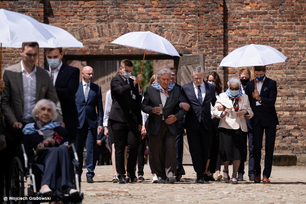 Przed 81 laty do obozu koncentracyjnego i zagłady trafił pierwszy transport 728 Polaków. Niemcy deportowali ich do Auschwitz z więzienia w Tarnowie.