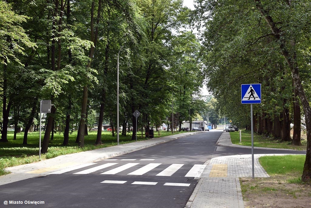 Miasto Oświęcim wyremontowało dwie kolejne ulic. Powiat zakończył drugi etap dużej inwestycji drogowej w gminie Przeciszów.
