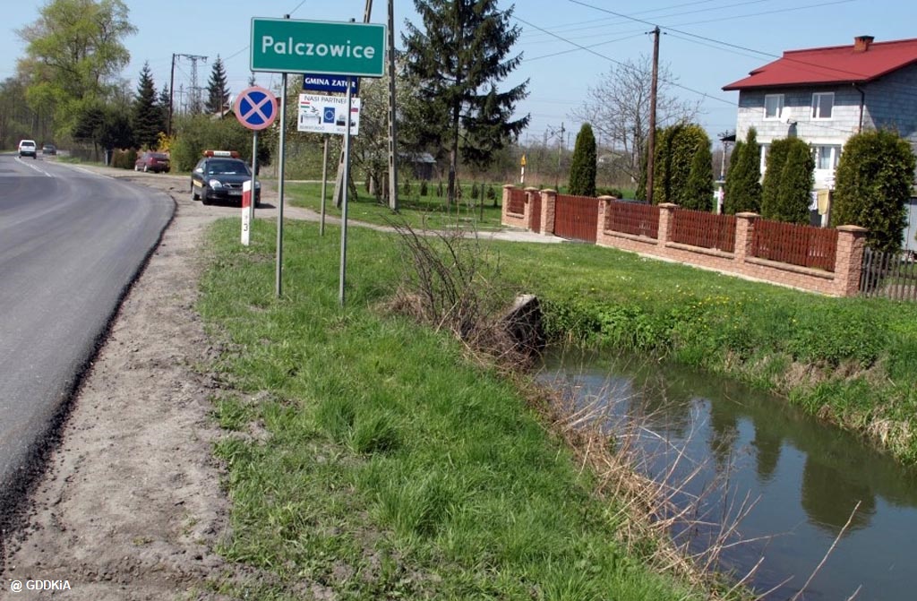 Dzisiaj rozpoczęła się budowa nowego przepustu na drodze krajowej nr 44 w Palczowicach. Utrudnienia są też na ulicy Legionów w Oświęcimiu.