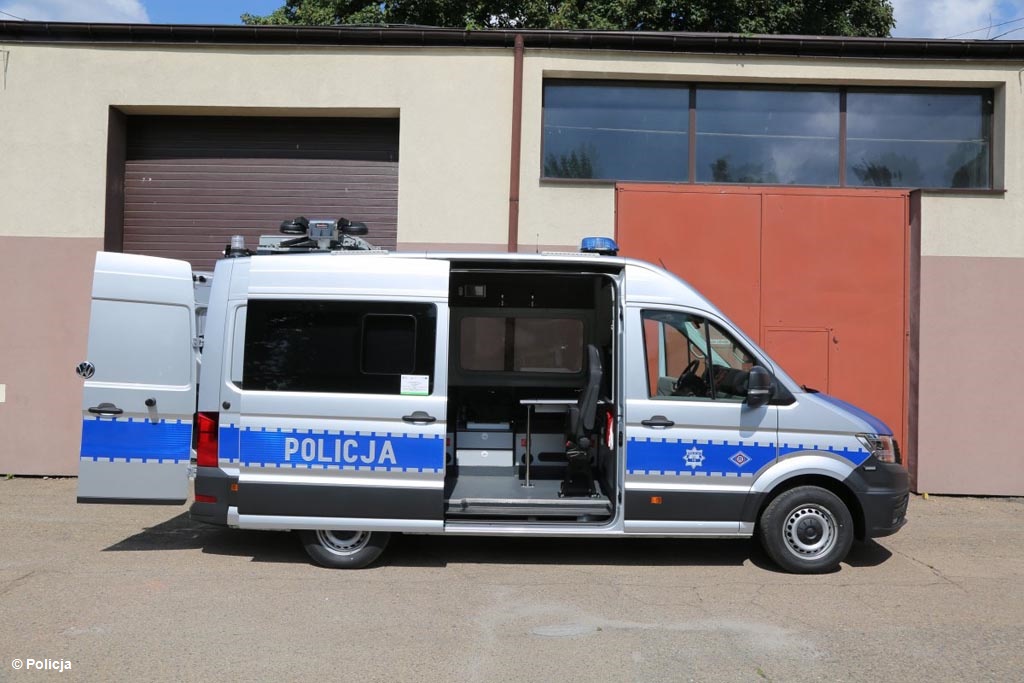 Dzisiaj do Komendy Powiatowej Policji w Oświęcimiu dotarł ambulans pogotowia ruchu drogowego. Wkrótce wyruszy na ulice powiatu.