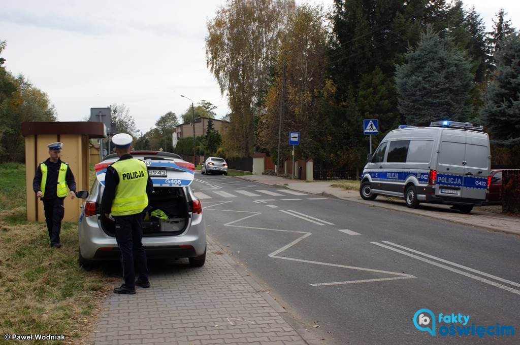 Jedna ośmiolatka ma krwiak mózgu, druga złamanie kości obojczyka, a siedmiolatek wstrząśnienie mózgu. To skutki wczorajszego potrącenia.