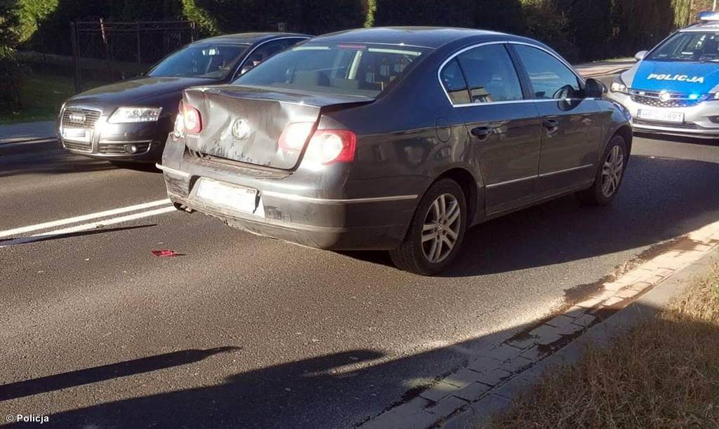 Rano na ulicy Bielskiej w Bulowicach w ciągu drogi krajowej nr 52 zderzyły się dwa samochody. Jedna osoba, kobieta w ciąży, trafiła do szpitala.