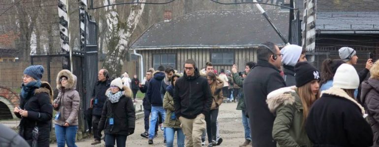 Bezpłatne pobyty studyjne dla polskich uczniów w muzeum Auschwitz