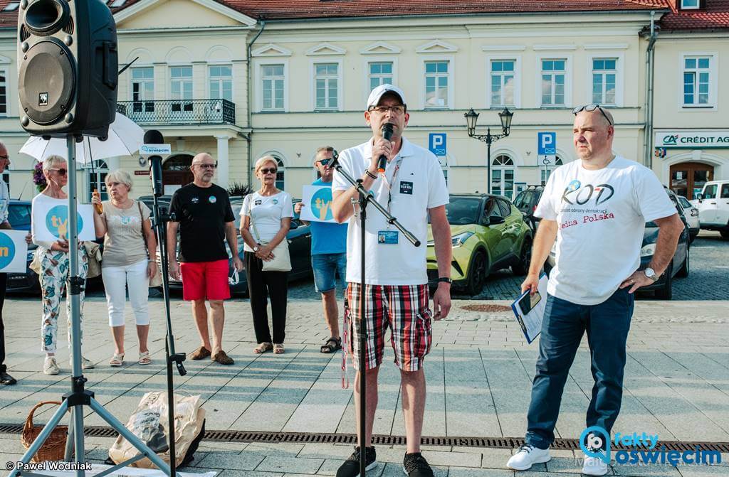 Komitet Obrony Demokracji organizuje w całym kraju manifestacje sprzeciwu wobec przyjętej w piątek ustawy zwanej lex TVN. Odbędą się także w powiecie oświęcimskim.