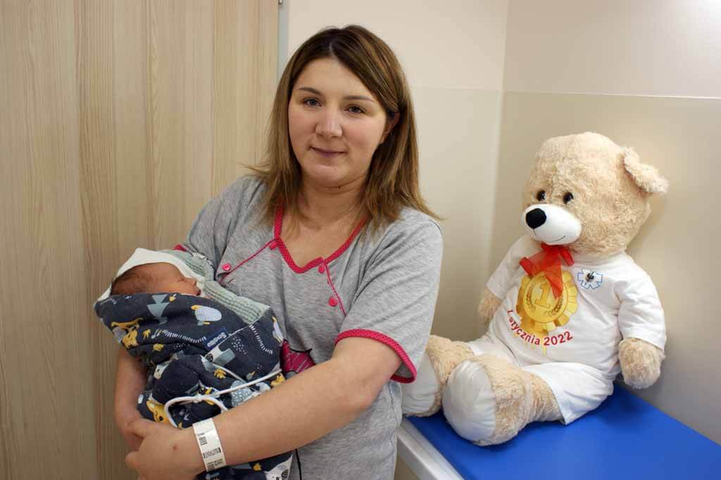 Jest pierwszą córką Gabrieli i Rafała Żmudów. Blanka urodziła się 1 stycznia 2022 roku o godzinie 14.50 w Szpitalu Powiatowym w Oświęcimiu.
