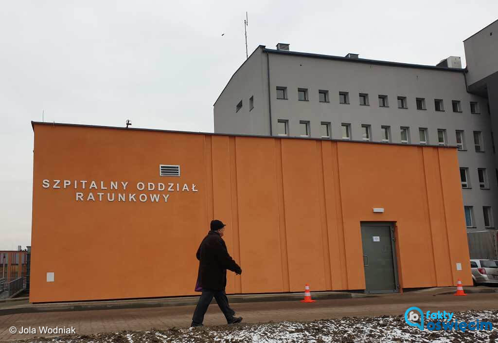 Dyrekcja Szpitala Powiatowego w Oświęcimiu zdecydowała o wstrzymaniu do odwołania przyjęć na oddziały pierwszy i trzeci chorób wewnętrznych.