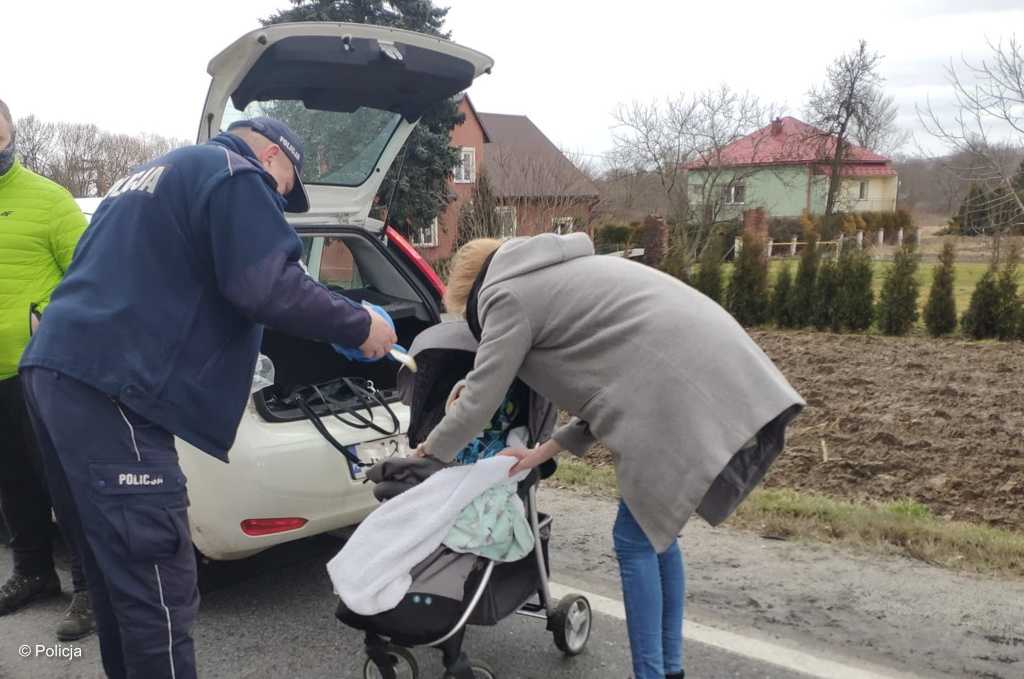 Jedna osoba doznała obrażeń ciała w karambolu, do którego doszło na drodze krajowej nr 28 w Graboszycach.