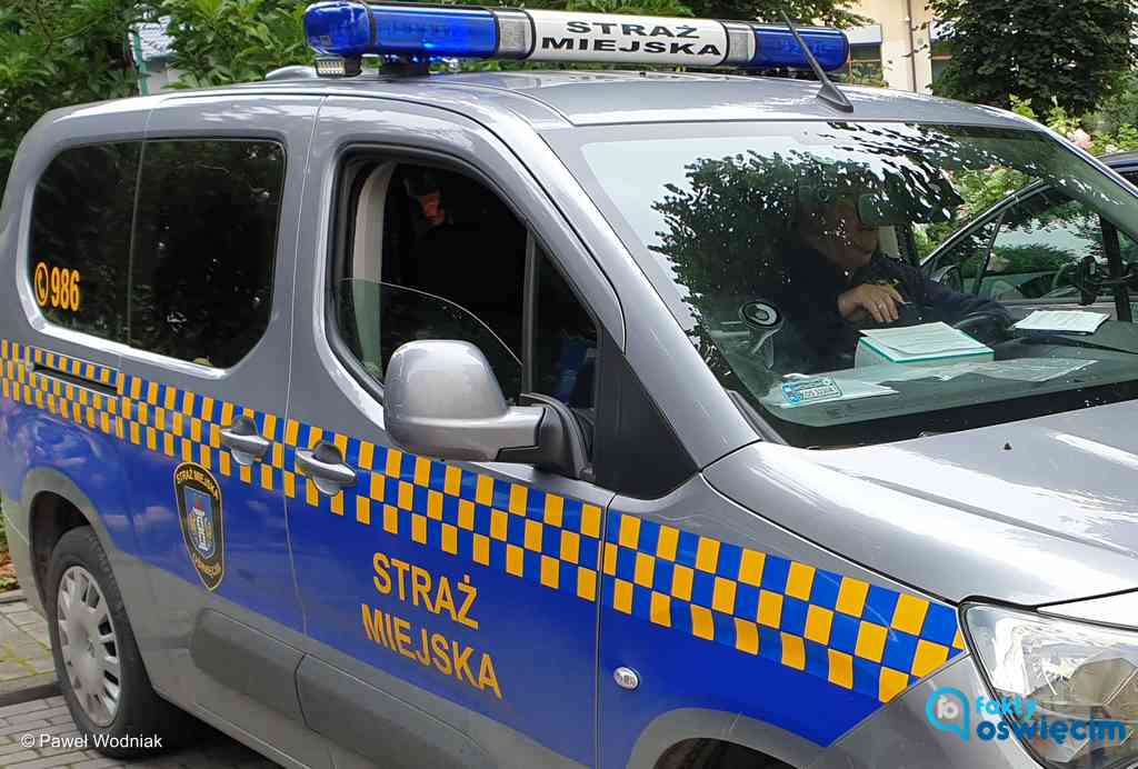 W poniedziałek przed południem patrol Straży Miejskiej (SM) w Oświęcimiu odnalazł zaginionego i poszukiwanego przez służby 73-letniego mieszkańca miasta.