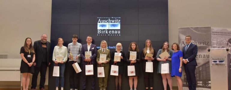 Nagrody dla wolontariuszy muzeum Auschwitz