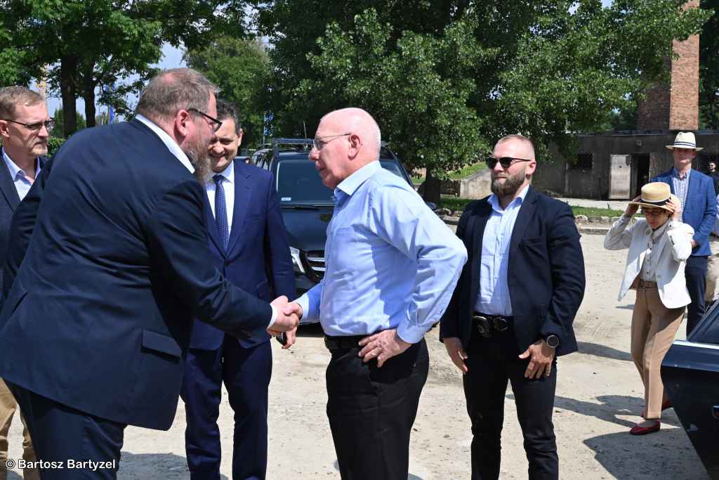 David Hurley, gubernator generalny Australii, wraz z żoną Lindą, przybył do Państwowego Muzeum Auschwitz-Birkenau.