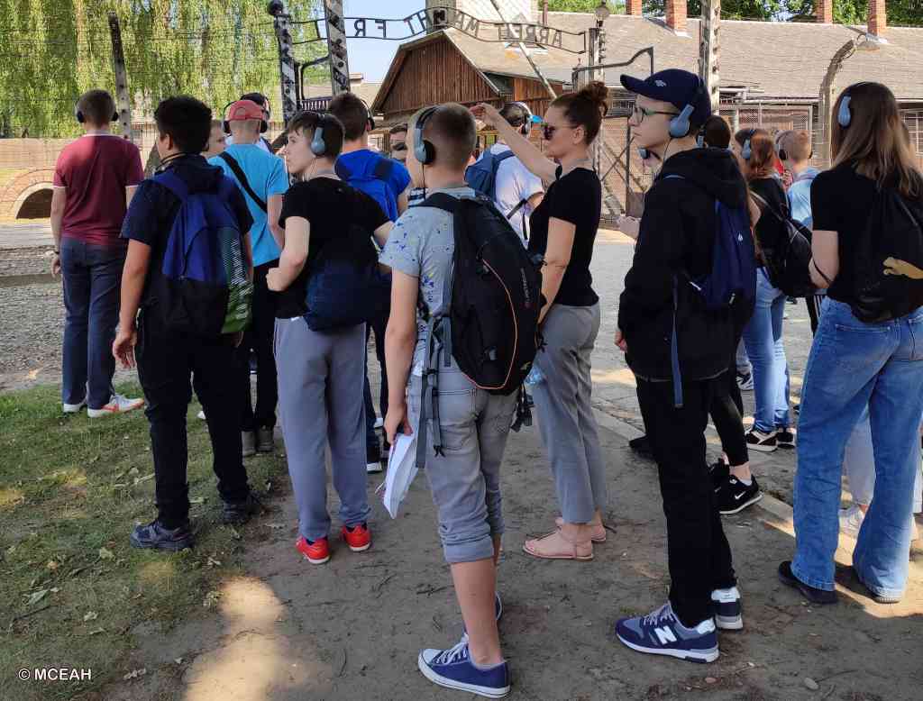 Międzynarodowe Centrum Edukacji o Auschwitz i Holokauście (MCEAH) prowadzi cykl darmowych lekcji dla uczniów w wieku 12-13 lat.