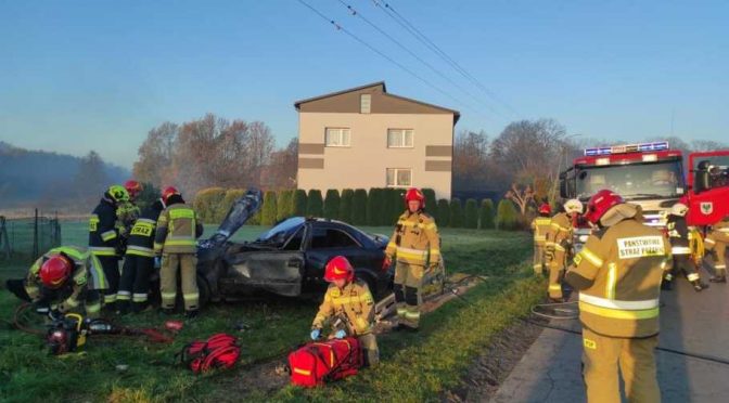 40 minut i kilka kilometrów dzieliło dwa wypadki drogowe, do których doszło we wtorek rano na drogach powiatu oświęcimskiego.